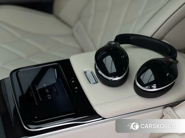 Mercedes-Benz Maybach S-class 2024 Черный из Китая, фото 2