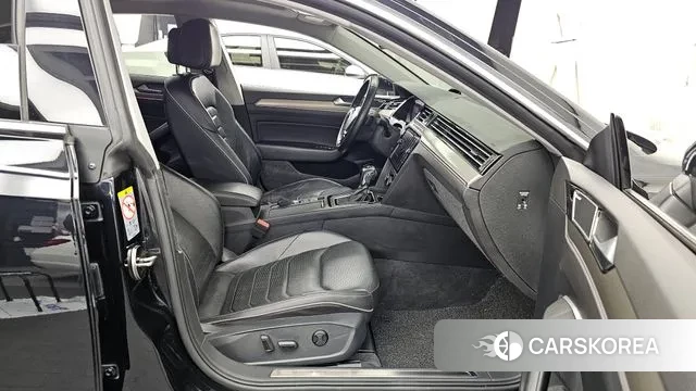 Volkswagen Arteon 2019 Черный из Кореи, фото 2