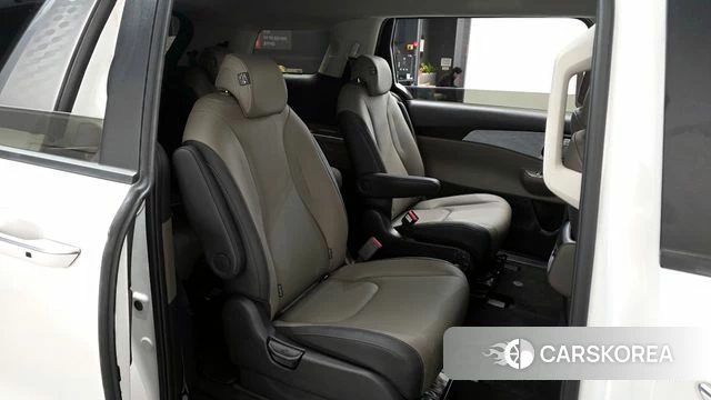 Kia The New Carnival 4th Generation 2025 Белый из Кореи, фото 2