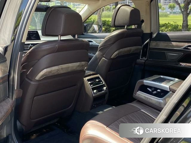 BMW 7 series 2021 Черный из Китая, фото 2