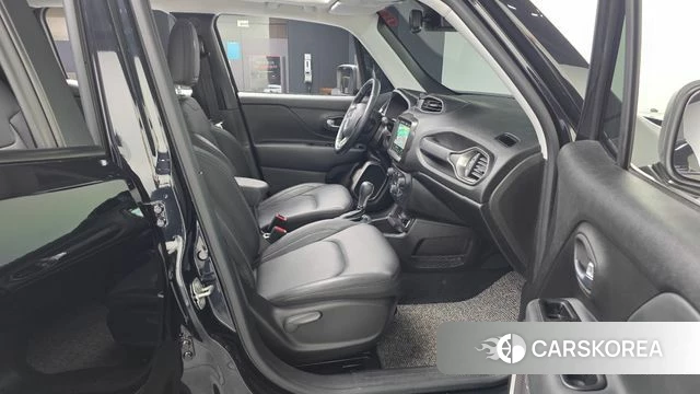 Jeep Renegade 2021 Черный из Кореи, фото 2