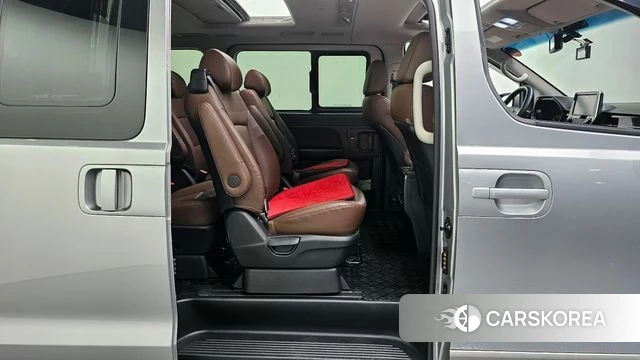Hyundai The New Grand Starex 2018 Серебряный двухцветный из Кореи, фото 2