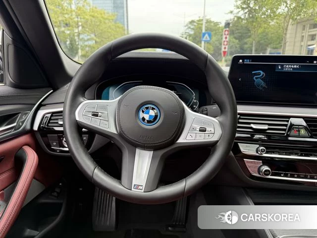 BMW 5 series PHEV 2023 Черный из Китая, фото 2