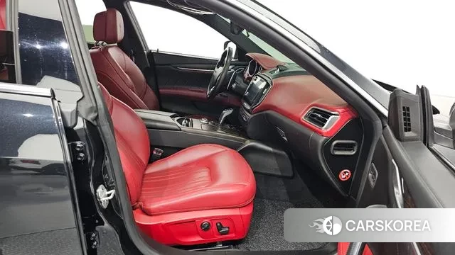 Maserati Ghibli 2019 Черный из Кореи, фото 2