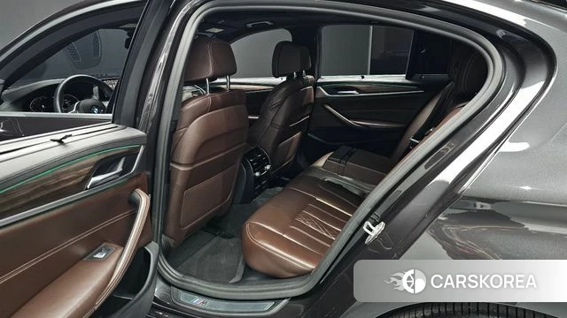 BMW 5 Series (G30) 2019 Серый из Кореи, фото 2