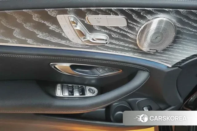 Mercedes-Benz E-Class W213 2021 Черный из Кореи, фото 2