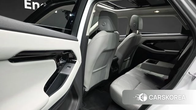 Land Rover Range Rover Evoque 2nd Generation 2025 Белый из Кореи, фото 2