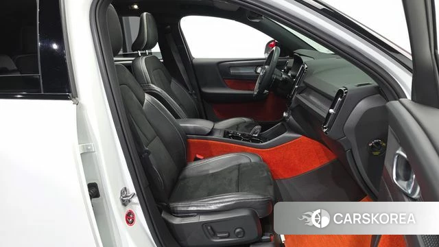 Volvo XC40 2020 Белый из Кореи, фото 2