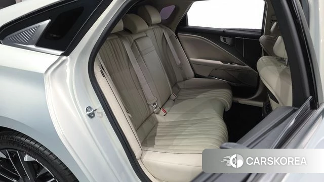 Kia The New K8 Hybrid 2025 Серебристо-серый из Кореи, фото 2