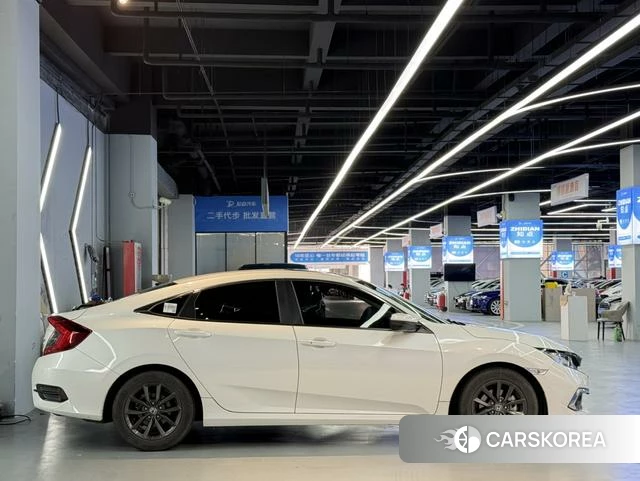 Honda Civic 2019 Белый из Китая, фото 2