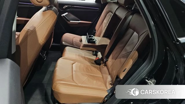 Audi Q3 (F3) 2023 Черный из Кореи, фото 2