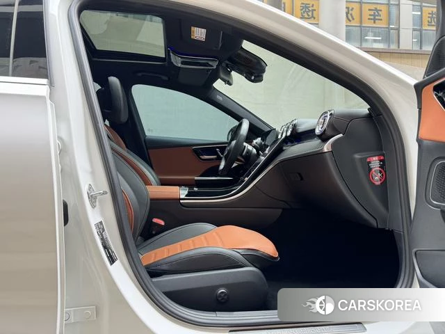 Mercedes-Benz Class C 2023 Белый из Китая, фото 2