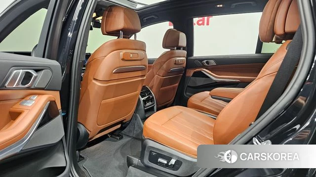 BMW X7 (G07) 2024 Черный из Кореи, фото 2