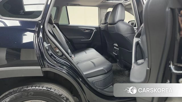 Toyota RAV4 5th Generation 2023 Черный из Кореи, фото 2