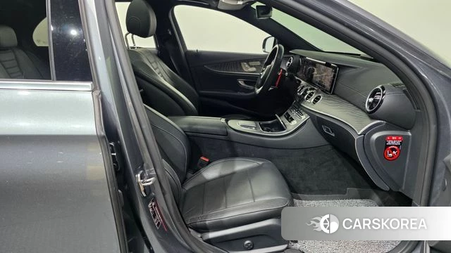 Mercedes-Benz E-Class W213 2022 Серый из Кореи, фото 2