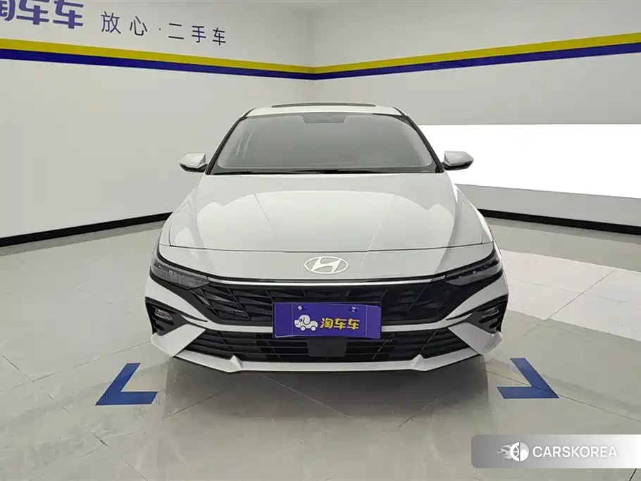 Hyundai Elantra 2026 Белый из Китая, фото 2