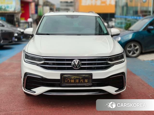 Volkswagen Tiguan L 2022 Белый из Китая, фото 2