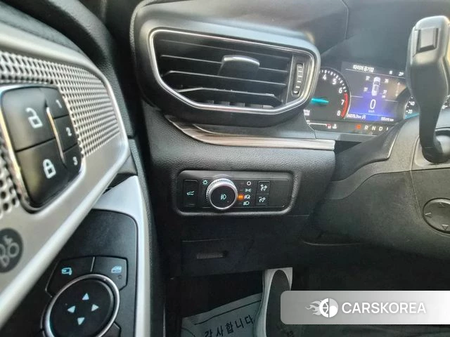 Ford Explorer 6th Generation 2021 Темно-зеленый из Кореи, фото 2