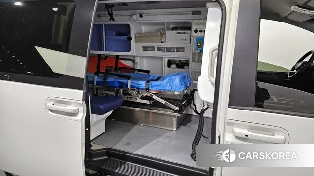 Hyundai Staria 2023 Белый из Кореи, фото 2