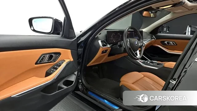 BMW 3 Series (G20) 2022 Черный из Кореи, фото 2