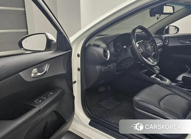 Kia The New K3 2nd generation 2021 Белый из Кореи, фото 2