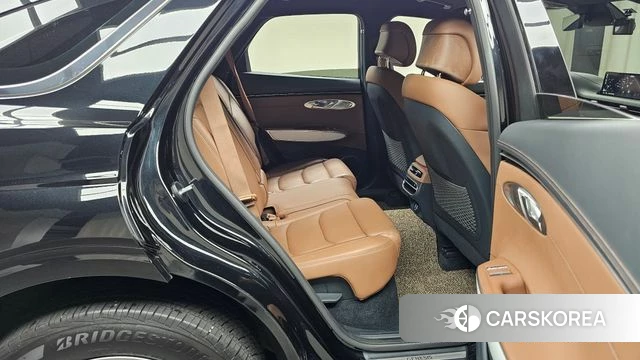 Genesis GV70 2023 Черный из Кореи, фото 2