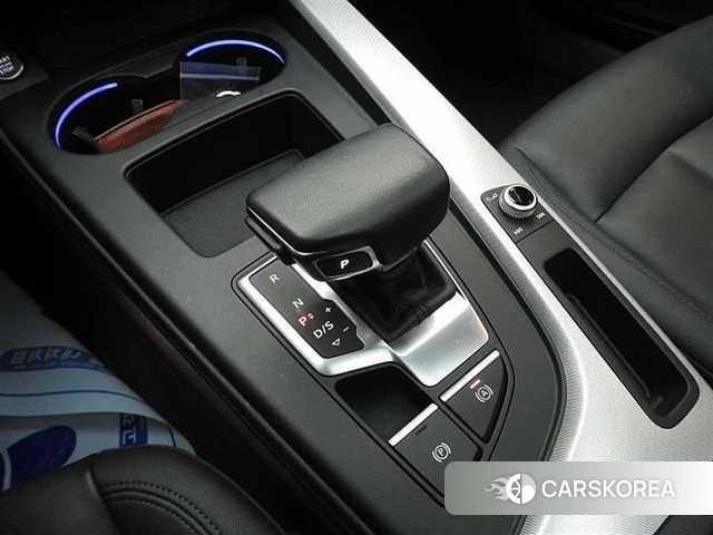 Audi A4 (B9) 2023 Белый из Кореи, фото 2