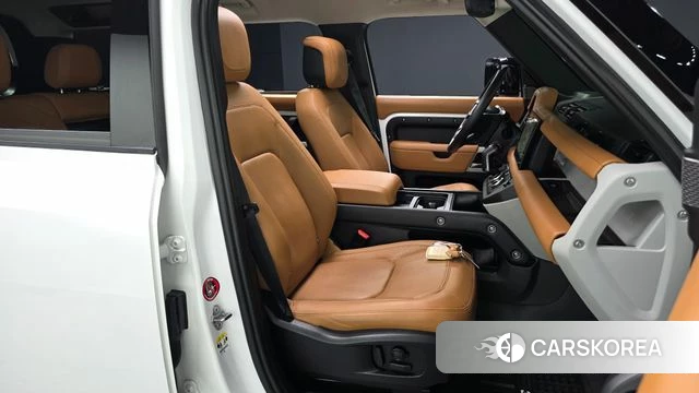 Land Rover Defender (L663) 2023 Белый из Кореи, фото 2