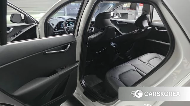 Kia Di Ol Nu Niro 2025 Белый из Кореи, фото 2
