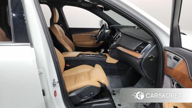 Volvo XC90 second Generation 2020 Белый из Кореи, фото 2