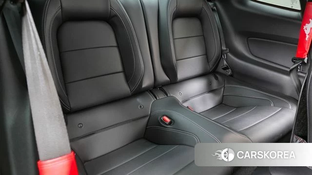Ford Mustang 2022 Желтый из Кореи, фото 2