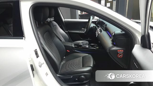 Mercedes-Benz A-Class W177 2020 Белый из Кореи, фото 2