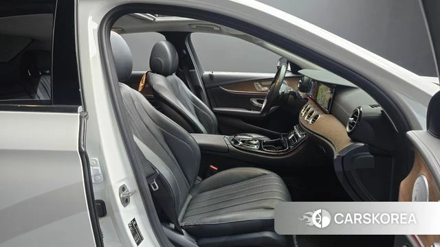 Mercedes-Benz E-Class W213 2020 Белый из Кореи, фото 2