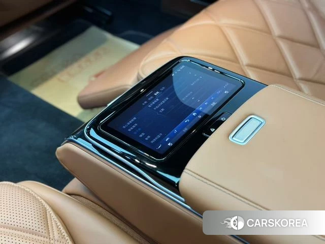 Mercedes-Benz Maybach S-class 2023 Черный из Китая, фото 2