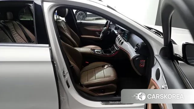 Mercedes-Benz E-Class W213 2021 Белый из Кореи, фото 2