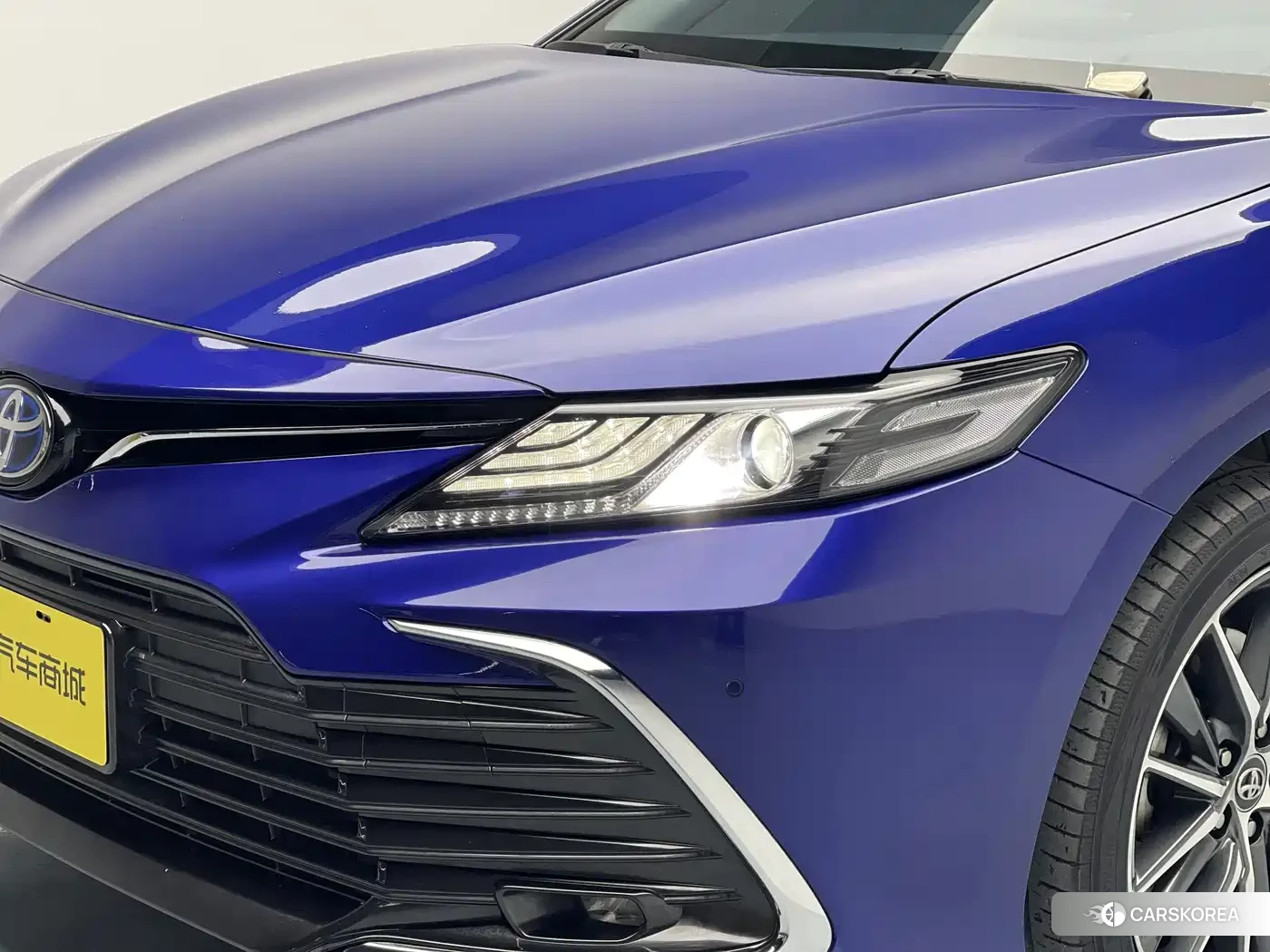 Toyota Camry 2023 Синий из Китая, фото 2