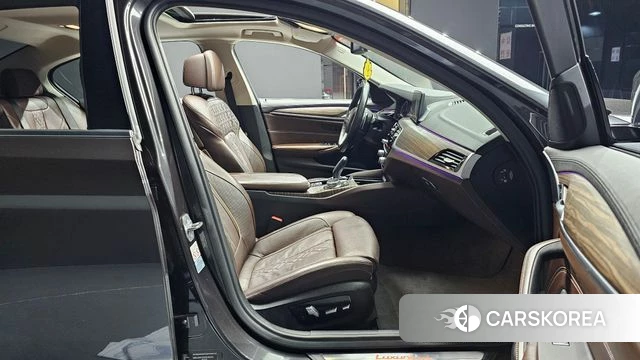 BMW 5 Series (G30) 2019 Серый из Кореи, фото 2