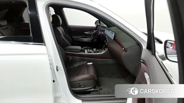 Genesis GV70 2024 Белый из Кореи, фото 2