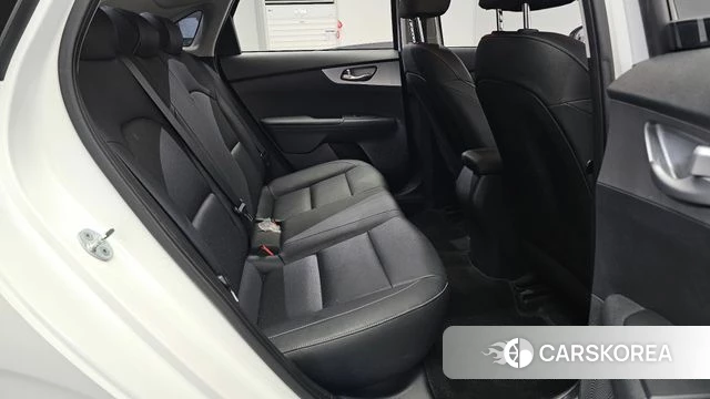 Kia The New K3 2nd generation 2022 Белый из Кореи, фото 2