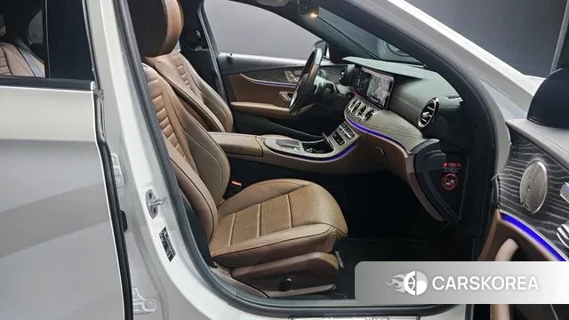 Mercedes-Benz E-Class W213 2022 Белый из Кореи, фото 2