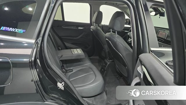 BMW X1 (F48) 2018 Черный из Кореи, фото 2