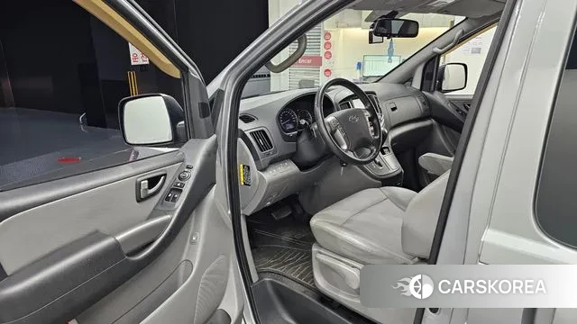 Hyundai The New Grand Starex 2018 Серебряный из Кореи, фото 2