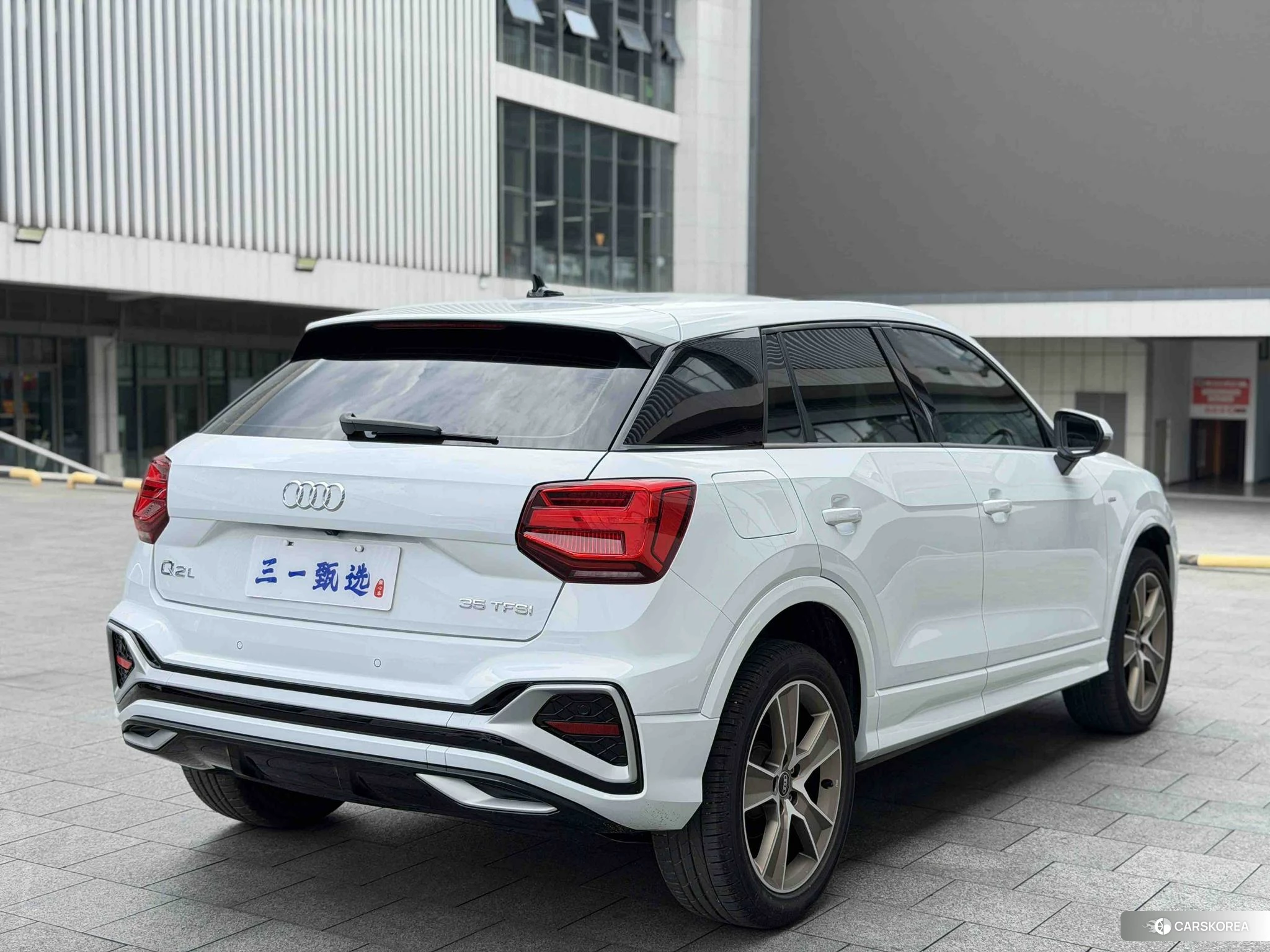 Audi Q2L 2021 Белый из Китая, фото 2