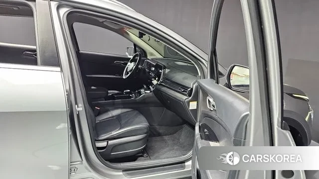 Kia Sportage 5th Generation Hybrid 2022 Серебристо-серый из Кореи, фото 2