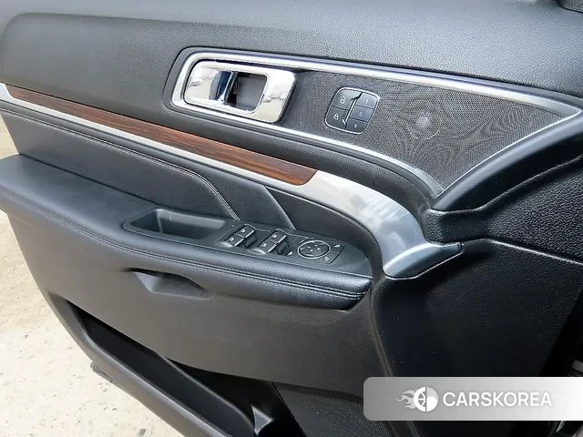 Ford Explorer 2018 Черный из Кореи, фото 2