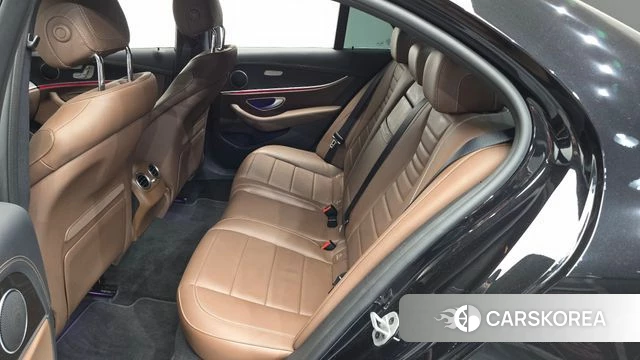 Mercedes-Benz E-Class W213 2022 Черный из Кореи, фото 2