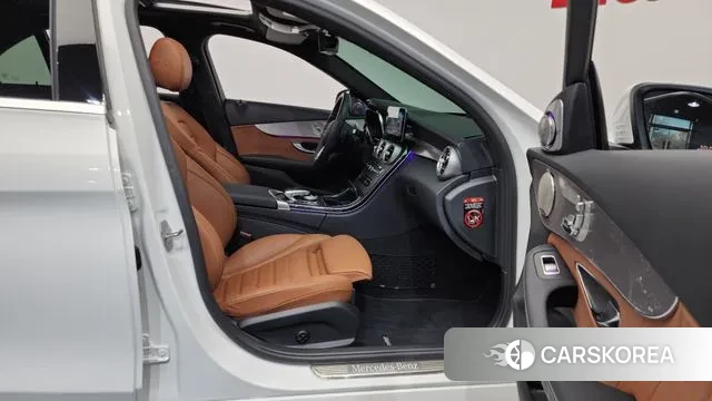 Mercedes-Benz C-Class W205 2021 Белый из Кореи, фото 2