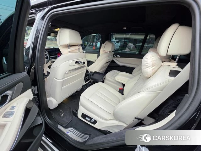 BMW X7 (G07) 2024 Черный из Кореи, фото 2