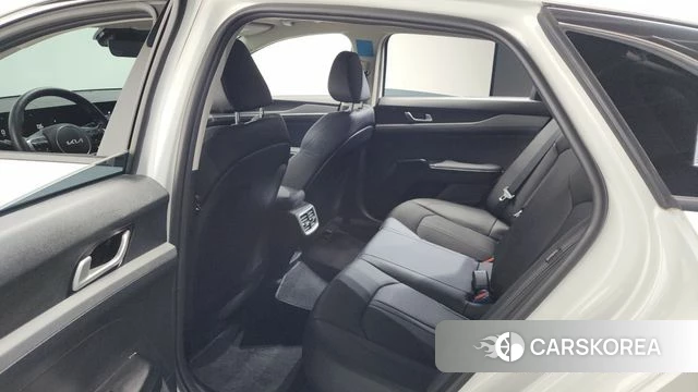 Kia The New K5 3rd generation 2024 Белый из Кореи, фото 2