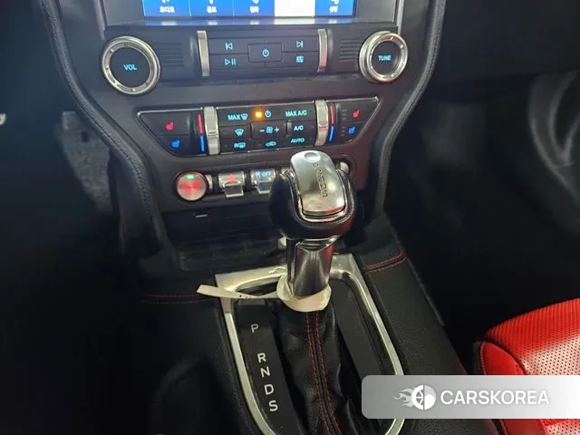 Ford Mustang 2021 Черный из Кореи, фото 2